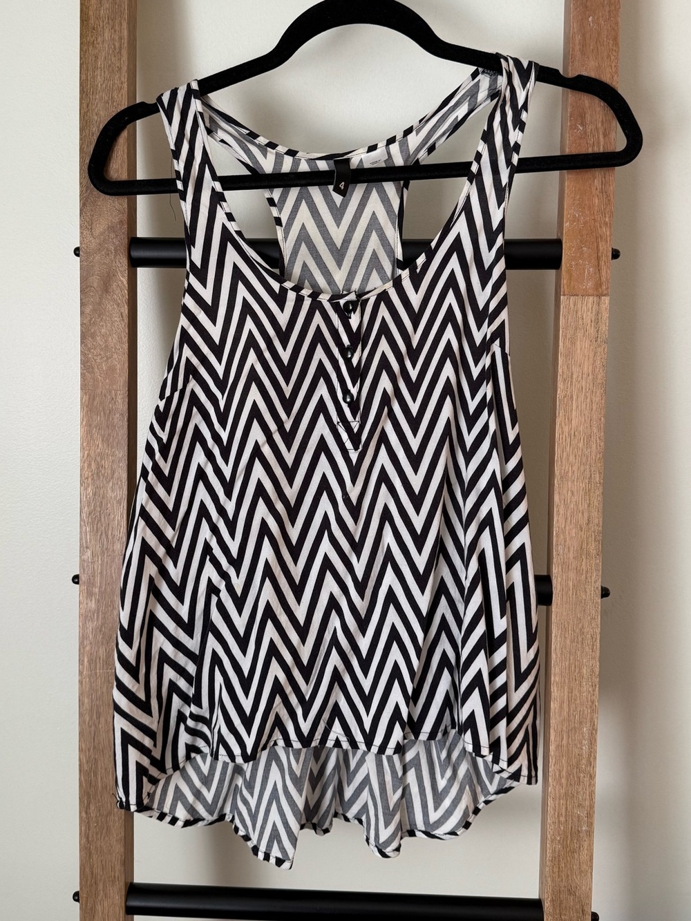 H&M Chevron Racerback Tank - Picture 2 of 3